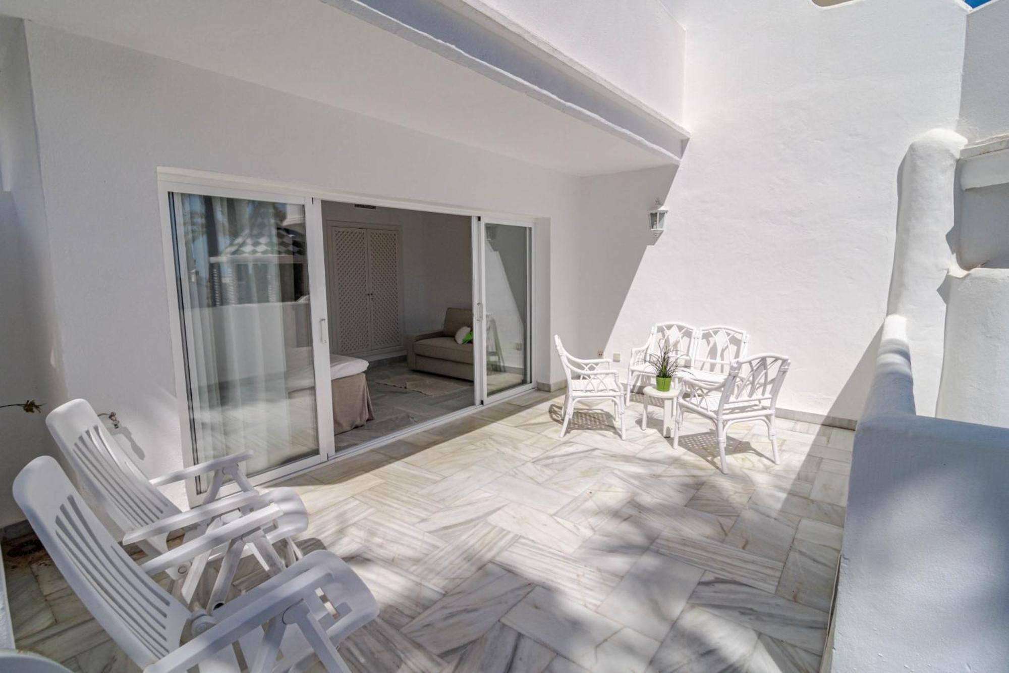 3 Townhouse With Private Garden In