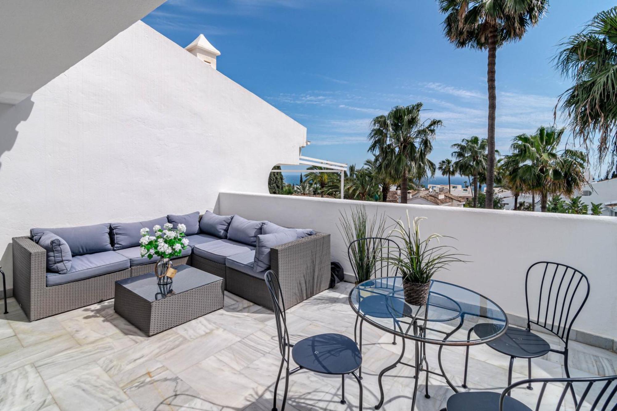3 Townhouse With Private Garden In *