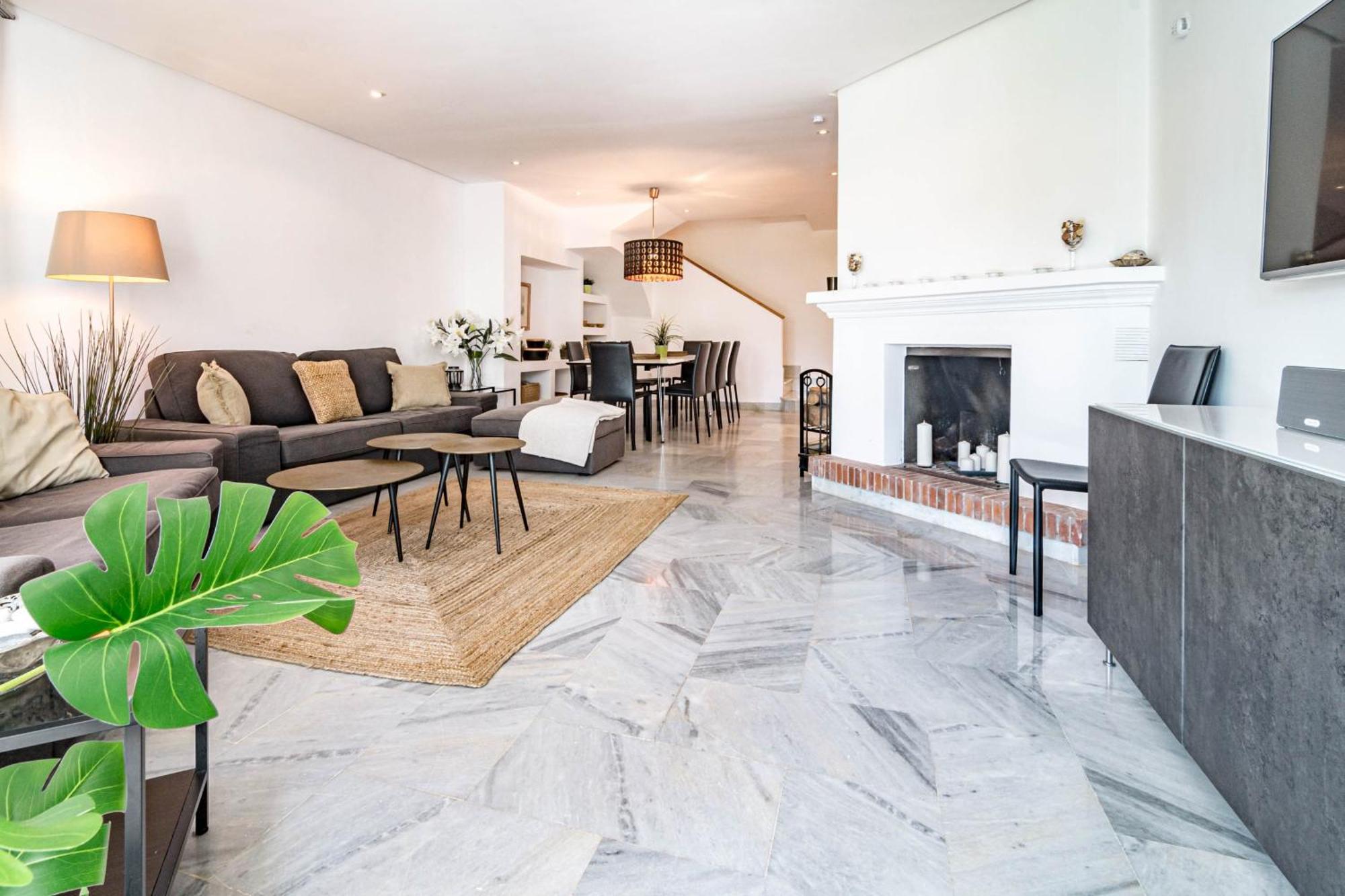3 Townhouse With Private Garden In Marbella